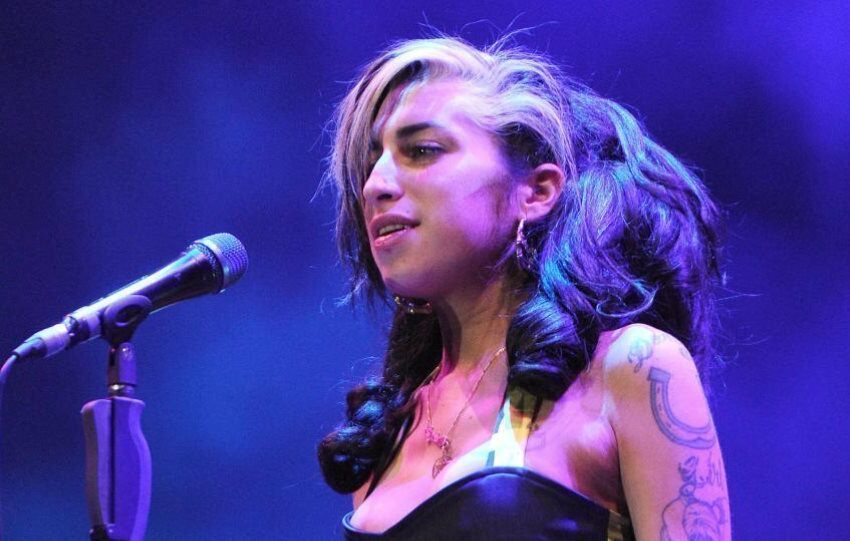  «Έγκλημα» με την Amy Winehouse: Την έσερναν μεθυσμένη και άρρωστη να κάνει περιοδεία