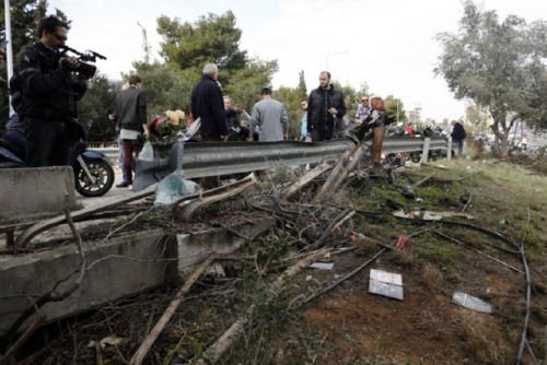  ΒΙΝΤΕΟ – Ο πραγματογνώμονας για το δυστύχημα του Παντελίδη από το σημείο της τραγωδίας