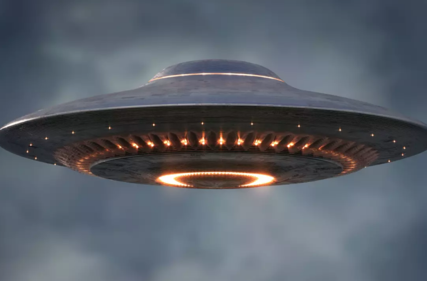  Γνωστός τραγουδιστής λέει ότι είδε UFO στην Κύπρο: «Απίστευτη εμπειρία» (ΕΙΚΟΝΕΣ)